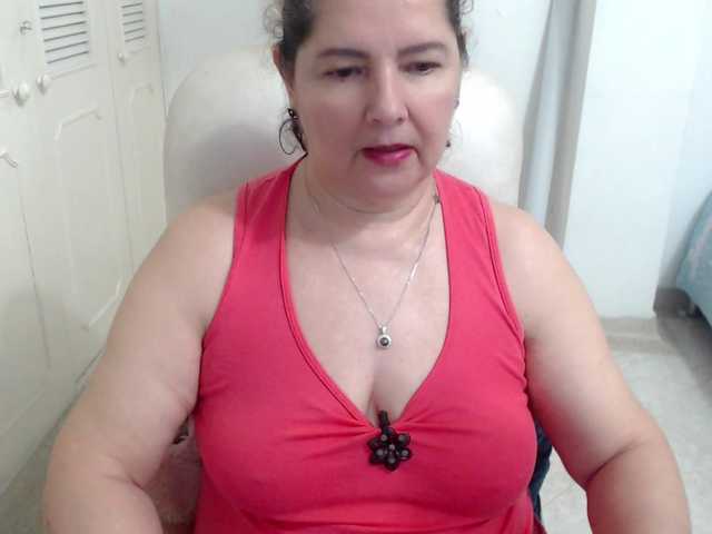 leonela's BongaCams show and profile