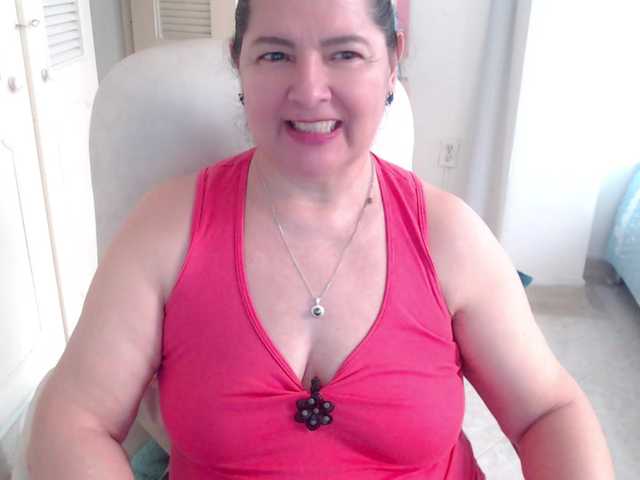 leonela's BongaCams show and profile