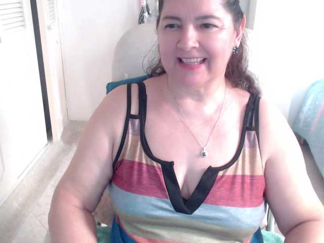 leonela's BongaCams show and profile