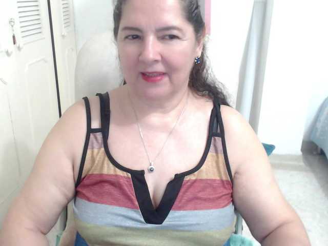 leonela's BongaCams show and profile