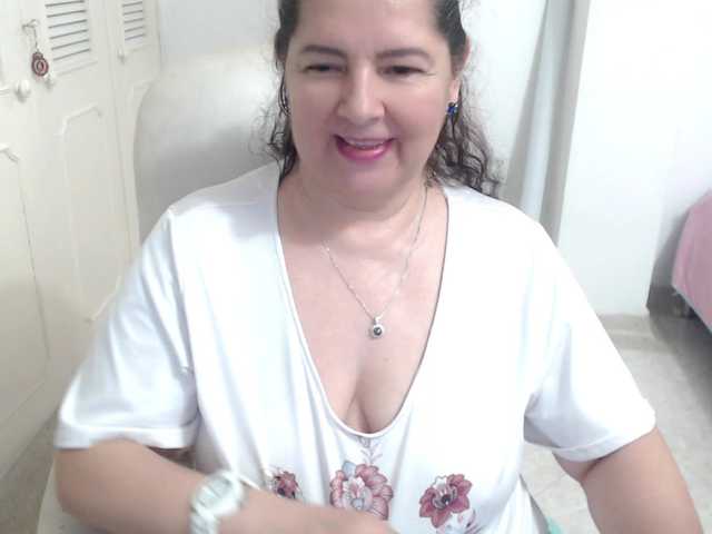 leonela's BongaCams show and profile