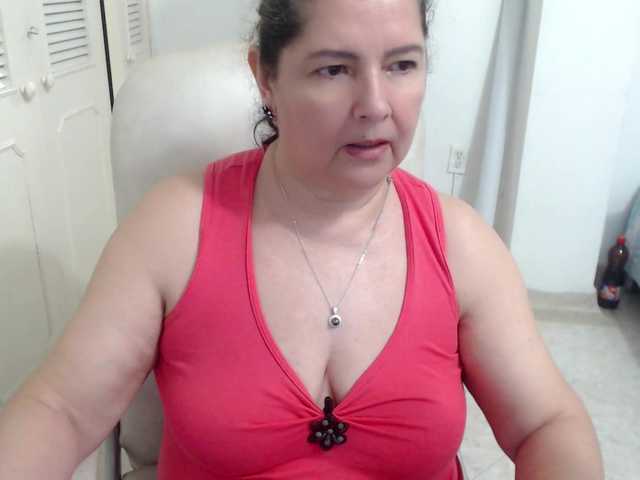 leonela's BongaCams show and profile