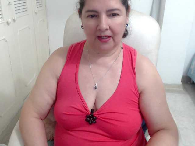 leonela's BongaCams show and profile