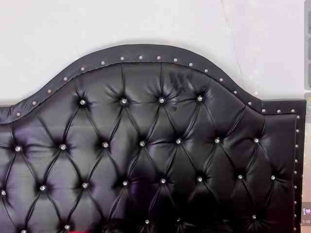 vicky-saenz Live Webcam on BongaCams