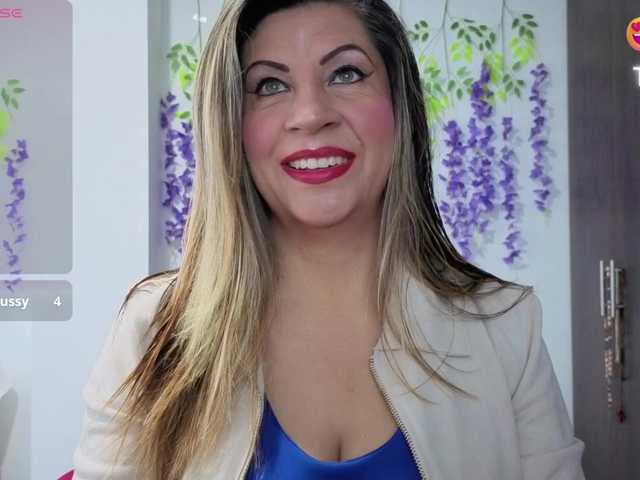 Mmmcutemm live cam on BongaCams