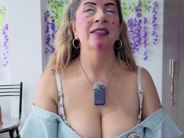 Mmmcutemm live cam on BongaCams