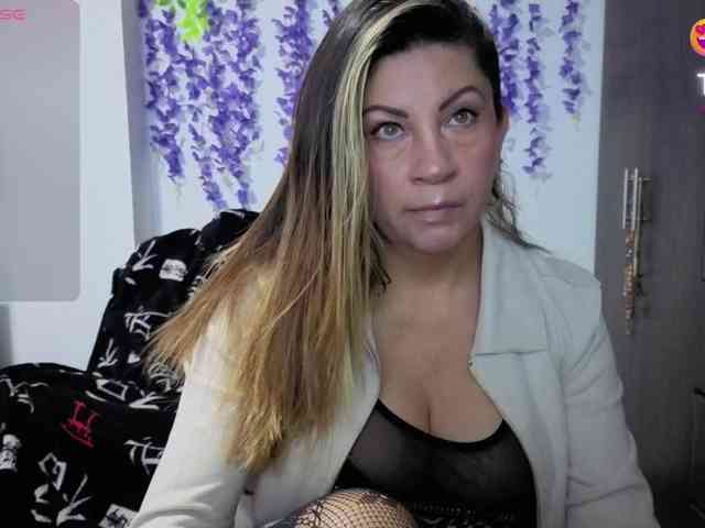 Mmmcutemm webcam