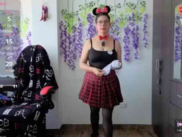 Mmmcutemm webcam
