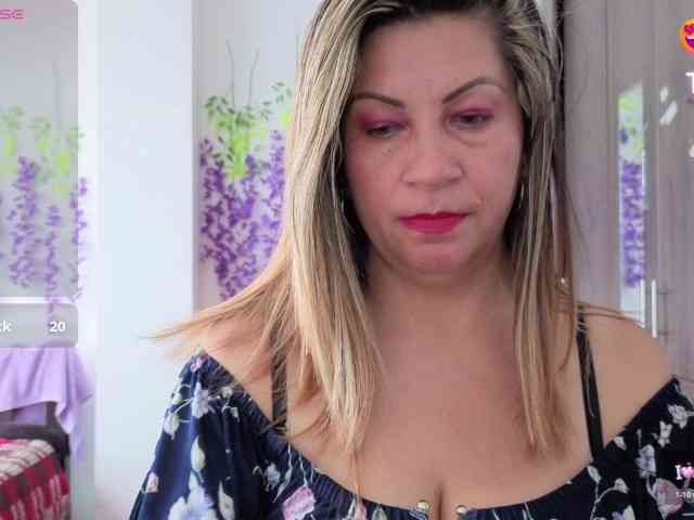 Mmmcutemm webcam