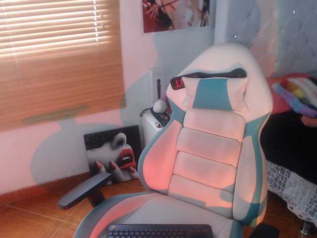 alissamorrison live cam on BongaCams