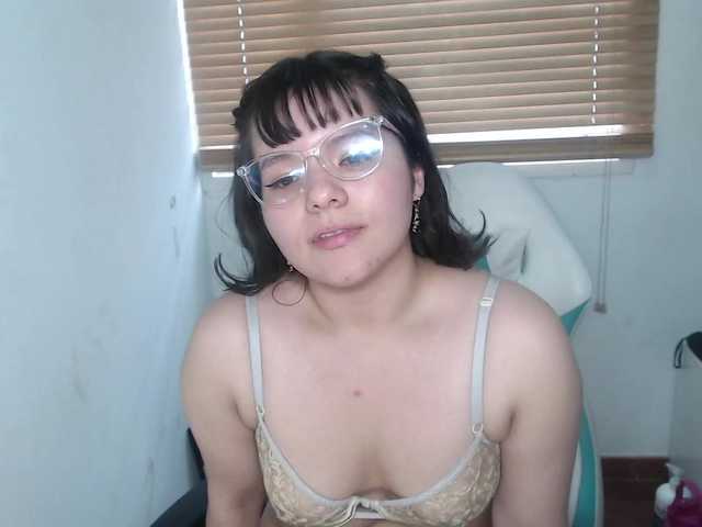 alissamorrison live cam on BongaCams