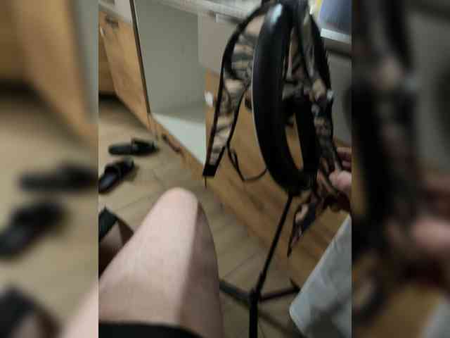 Poshliy-3ayac webcam