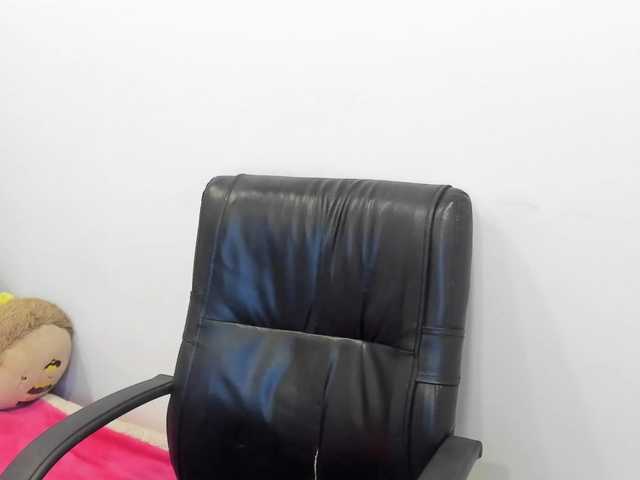 Alanna-atm live cam on BongaCams