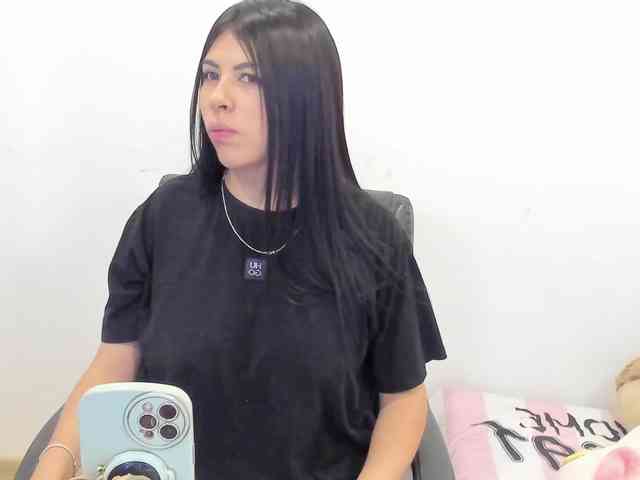 Modella: Alanna-atm