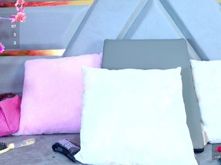 YesyHills Porn Show