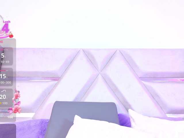 YesyHills live cam on BongaCams