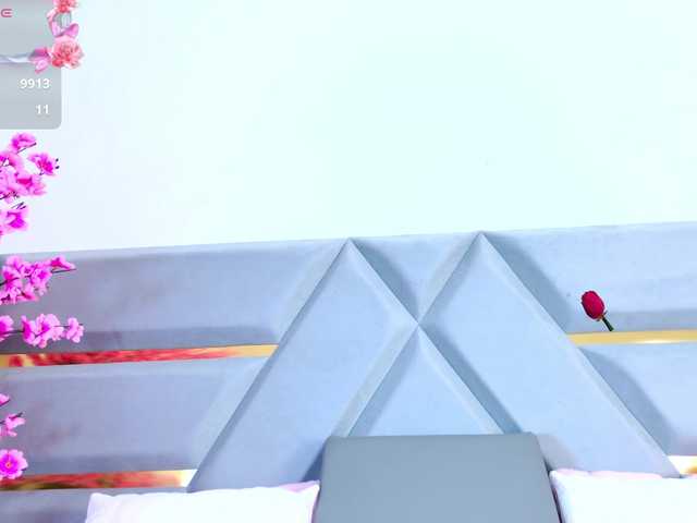 YesyHills live cam on BongaCams