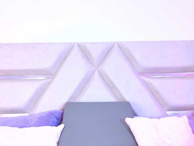 YesyHills live cam on BongaCams