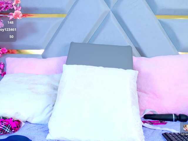 YesyHills live cam on BongaCams