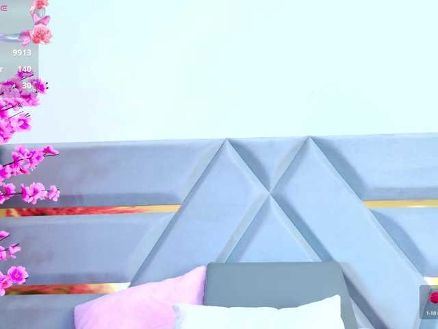 YesyHills live cam on BongaCams