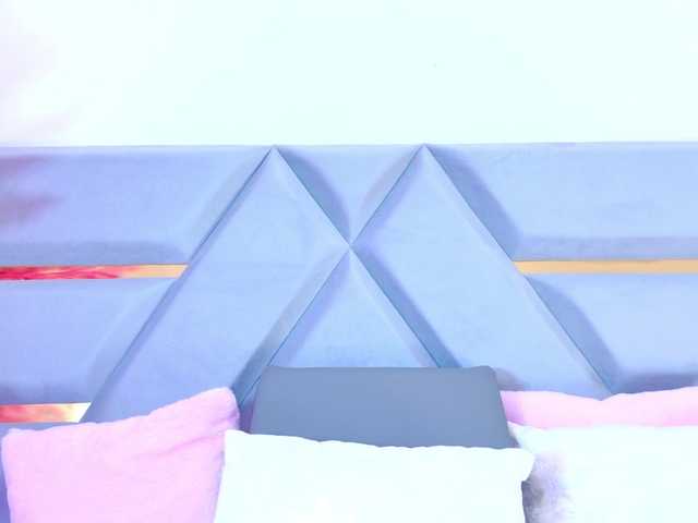 YesyHills live cam on BongaCams