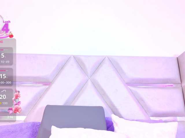 YesyHills live cam on BongaCams