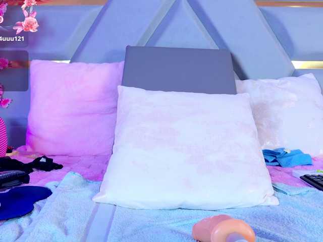 YesyHills live cam on BongaCams