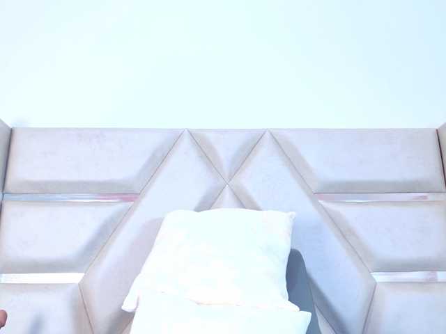 YesyHills live cam on BongaCams