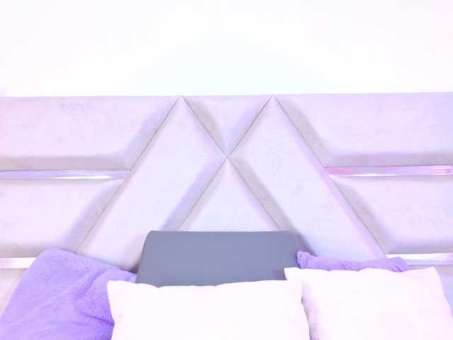YesyHills live cam on BongaCams