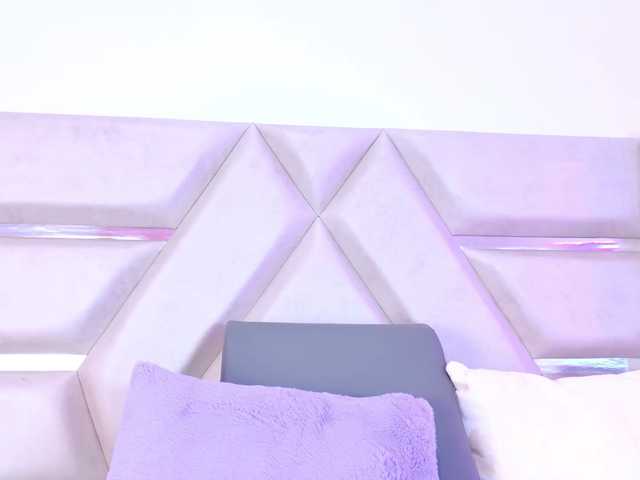 YesyHills live cam on BongaCams