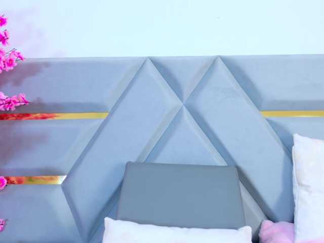 YesyHills live cam on BongaCams