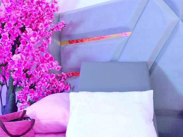 YesyHills live cam on BongaCams