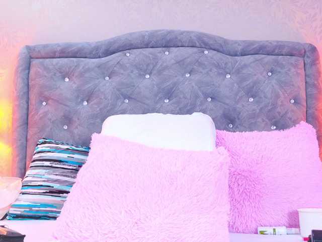 YesyHills's BongaCams show and profile