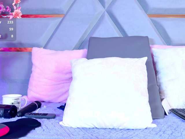 YesyHills live cam on BongaCams