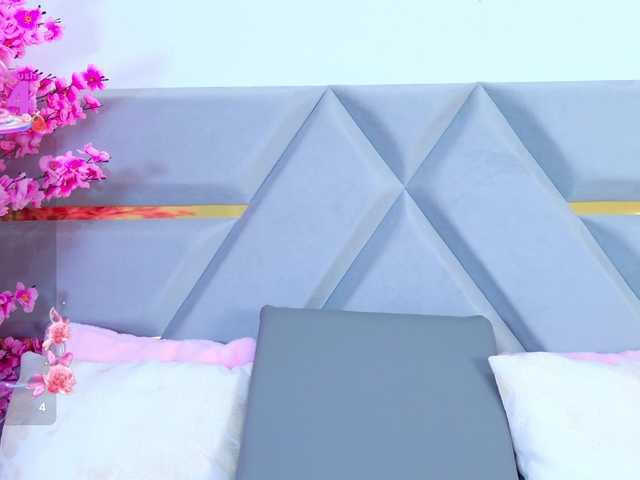 YesyHills live cam on BongaCams