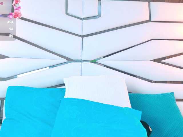 YesyHills live cam on BongaCams
