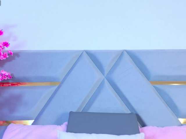 YesyHills live cam on BongaCams