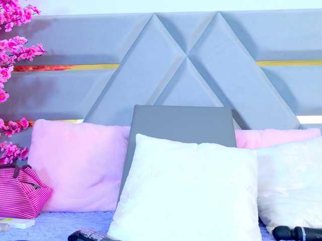 YesyHills live cam on BongaCams