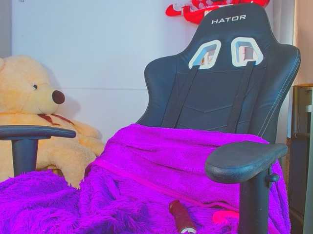 le modèle moonmaiden est en webcam porno dans un show sur le site bongacams, il possède les tags suivants: White/Caucasian,Redhead,Shaved
