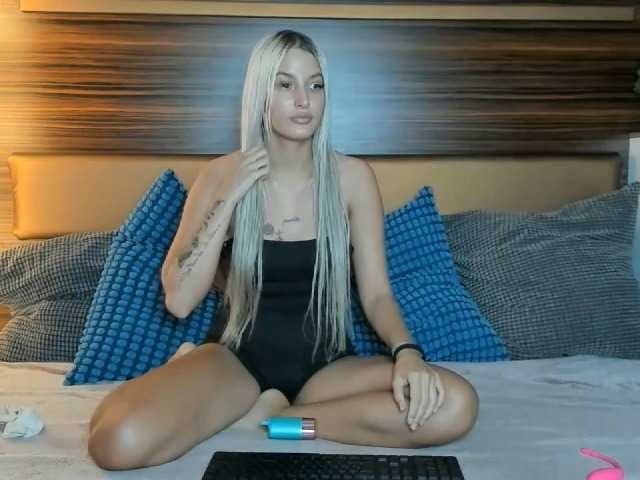 EmilyEclair live cam preview