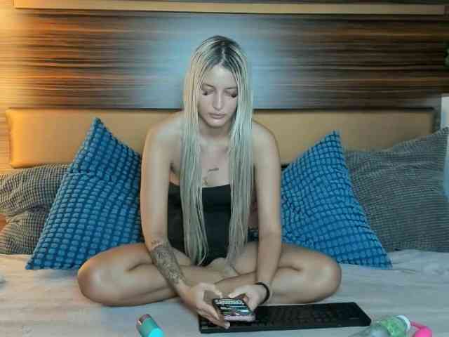 EmilyEclair webcam