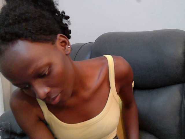 le modèle vicelilith est en webcam porno dans un show sur le site bongacams, il possède les tags suivants: Ebony,Brunette,Shaved