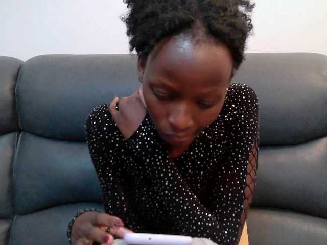 le modèle vicelilith est en webcam porno dans un show sur le site bongacams, il possède les tags suivants: Ebony,Brunette,Shaved