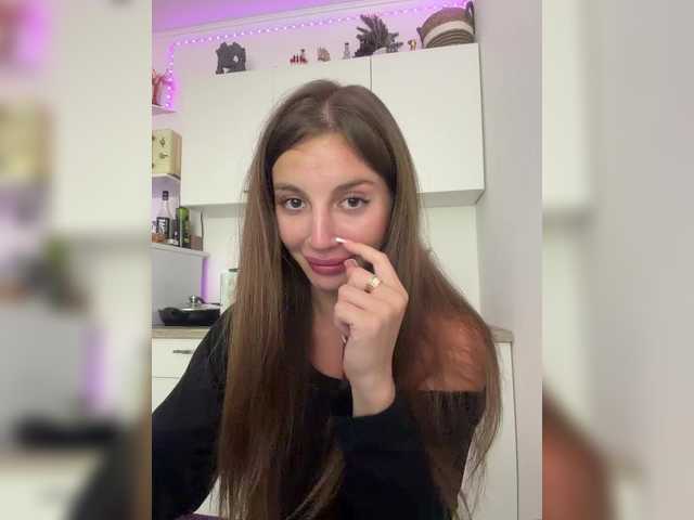 Evelonelfi live webcam show