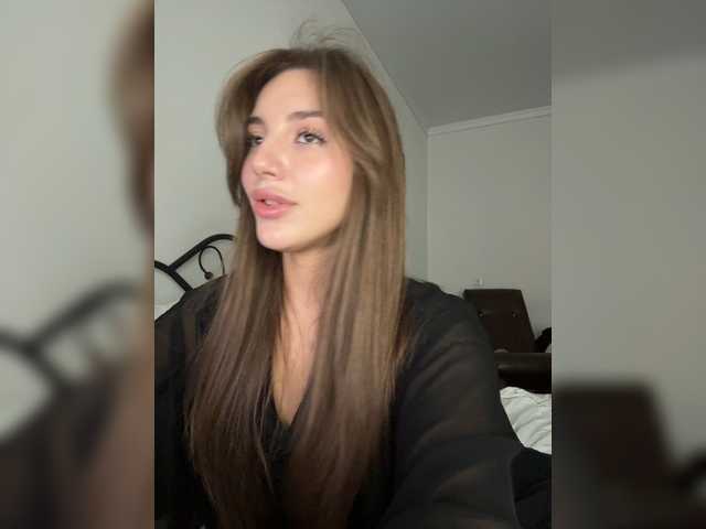 Evelonelfi live cam on BongaCams
