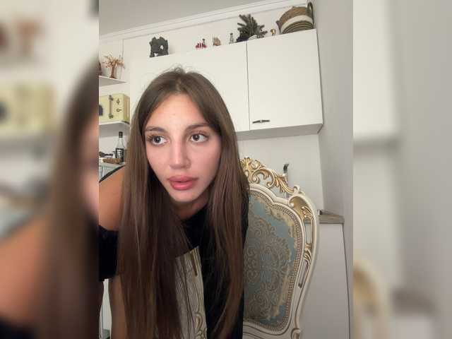 Evelonelfi live cam on BongaCams