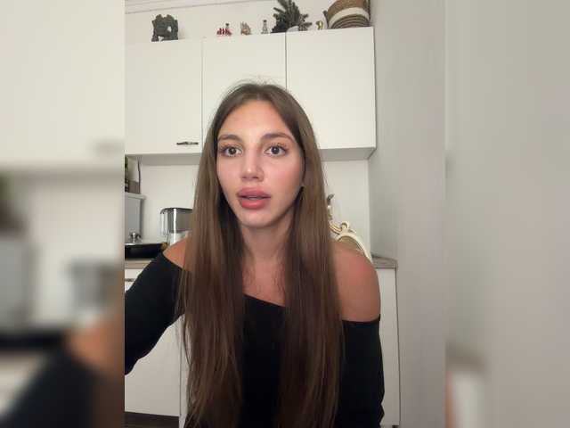 Evelonelfi live cam on BongaCams