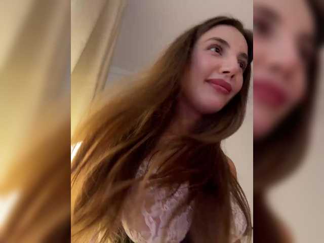 Evelonelfi live cam on BongaCams