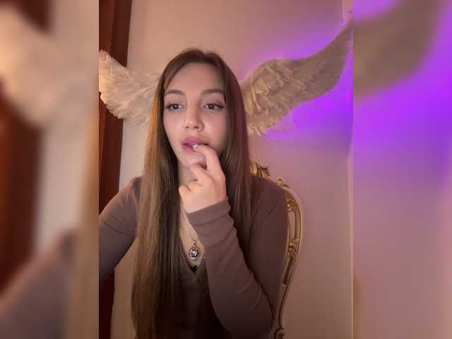 Evelonelfi live cam on BongaCams