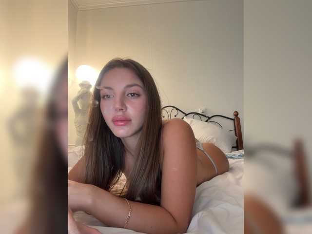 Evelonelfi live cam on BongaCams
